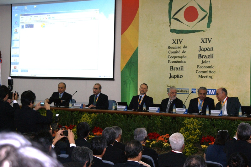 A-13-05-23-embaixada-qv